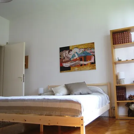 Dieci Bed & Breakfast Arona